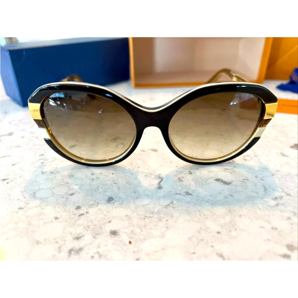 Louis Vuitton Petit Soupçon Cat Eye Sunglasses
